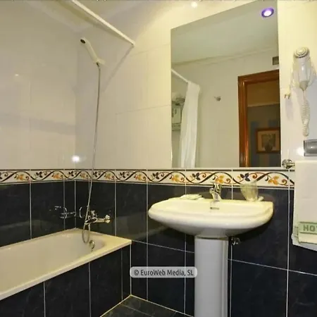 Prida Hotel 2*